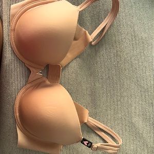Victoria secret! New with tags! Never been worn.